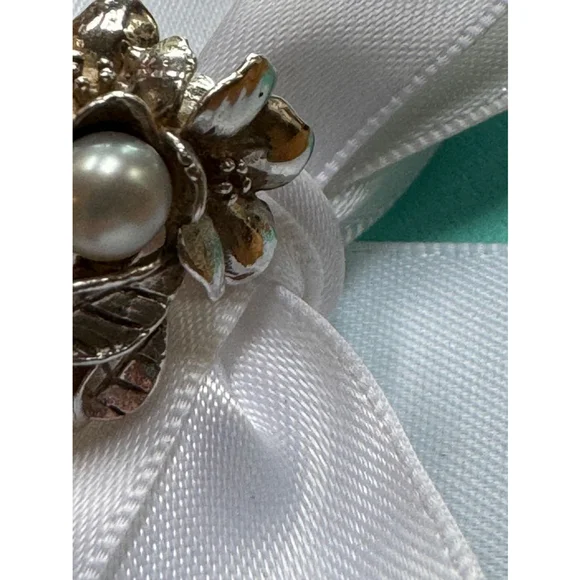 Hawthorn With Pearl Ring by Trollbeads.